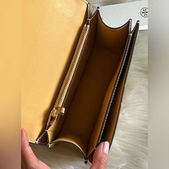 💰SOLD - 158661 - Tory Burch Small Eleanor Bag - Picture 11 of 15